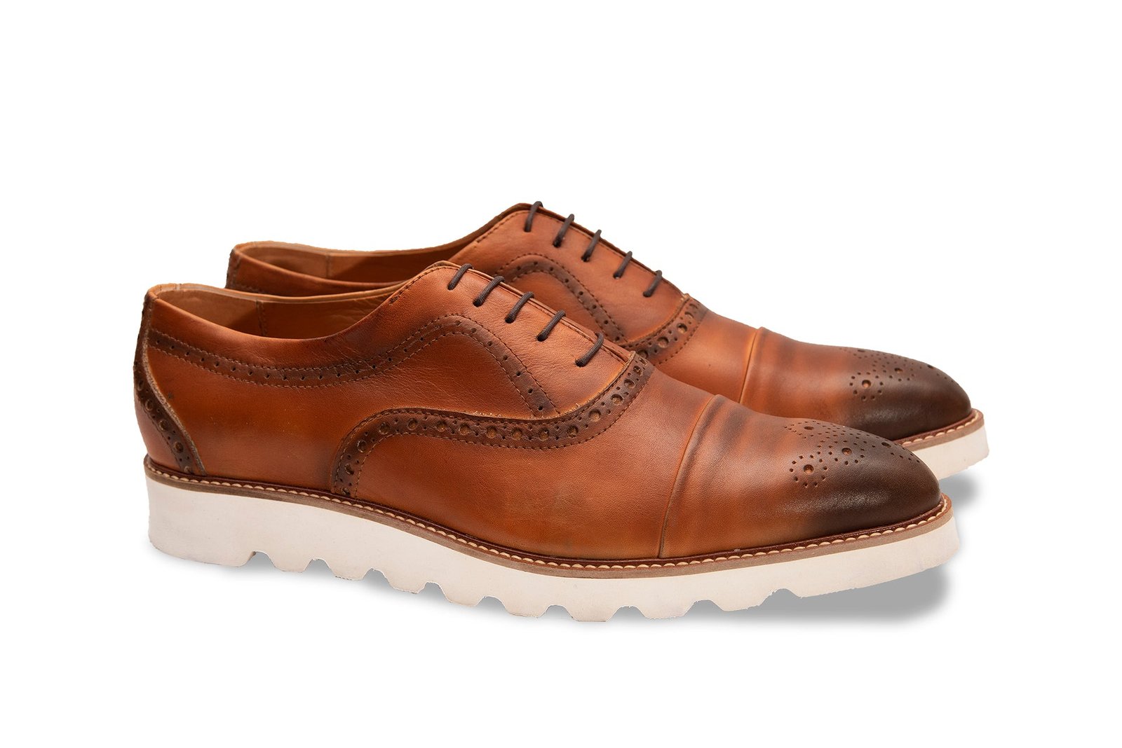 DSC_0527_cbb1c4ea-7a1f-479b-97d2-402c85a8a3f5 Zapato Oxford Bene - Imagen 1